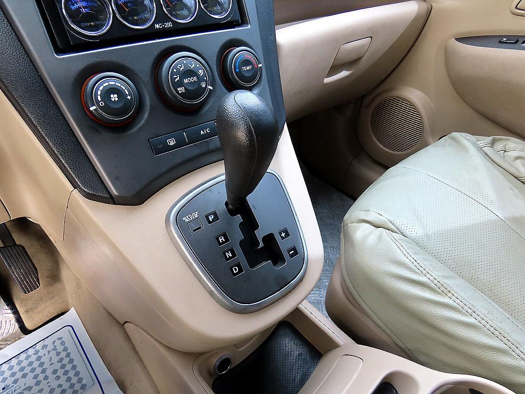 Kia Carens — photo 10
