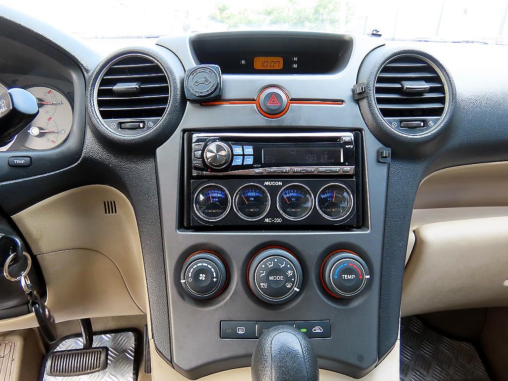 Kia Carens — photo 13