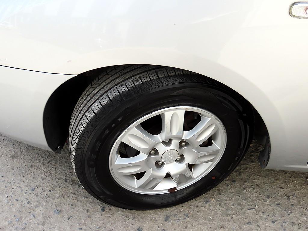 Kia Carens — photo 18
