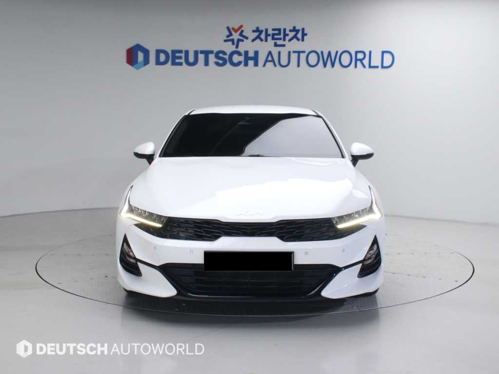 Kia K5 — photo 03