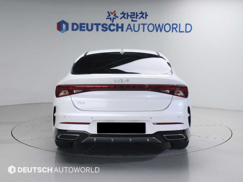 Kia K5 — photo 04