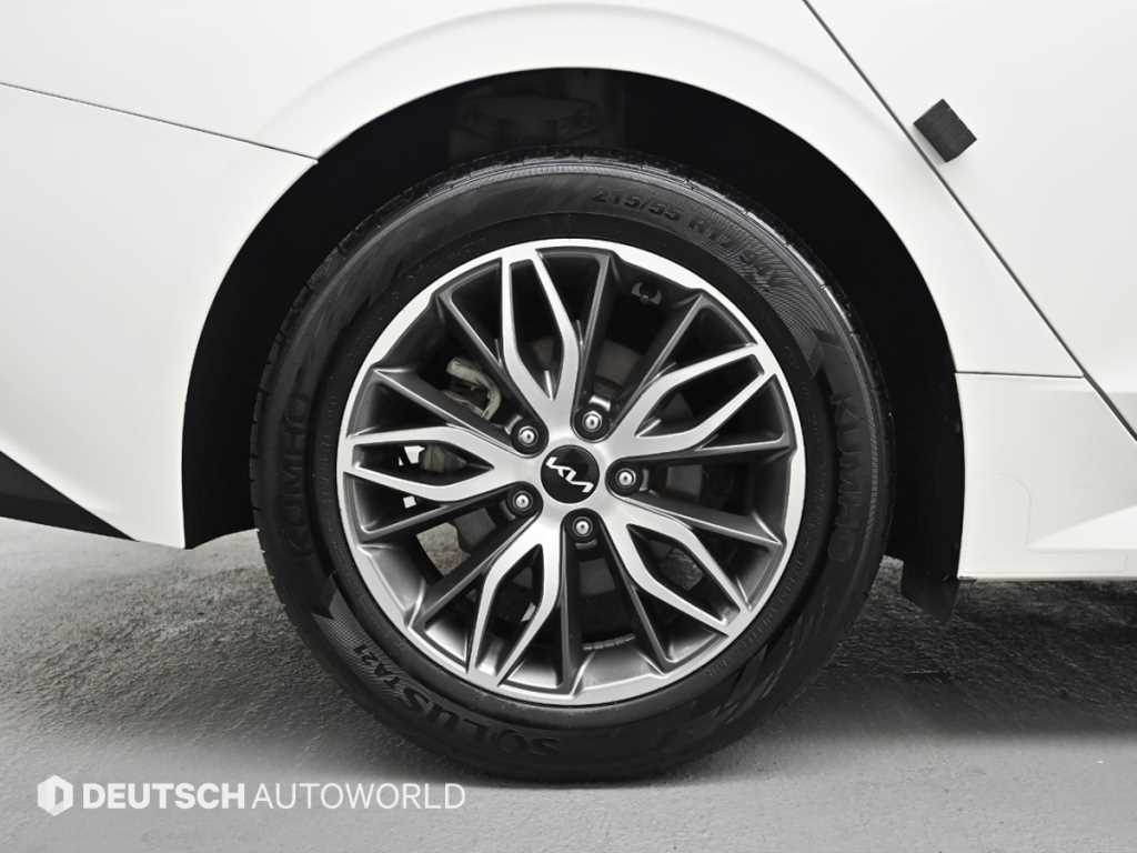 Kia K5 — photo 05