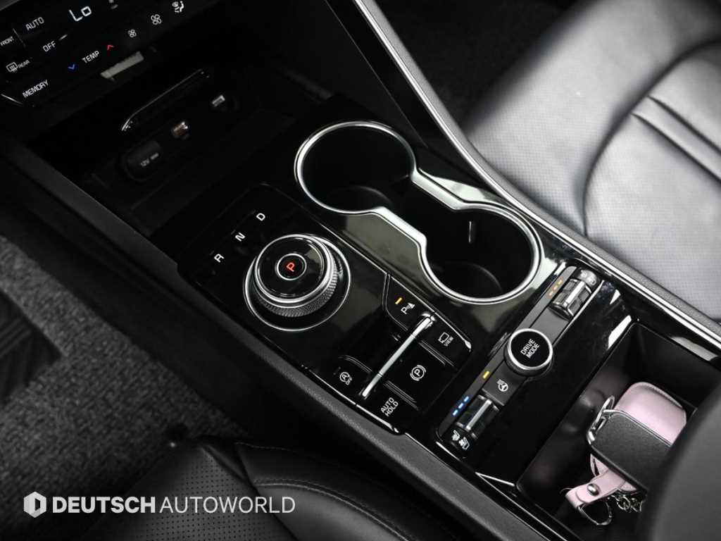 Kia K5 — photo 09