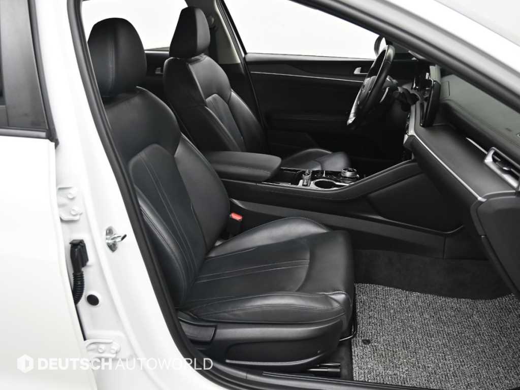 Kia K5 — photo 10