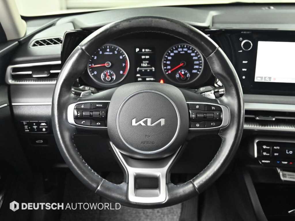 Kia K5 — photo 13
