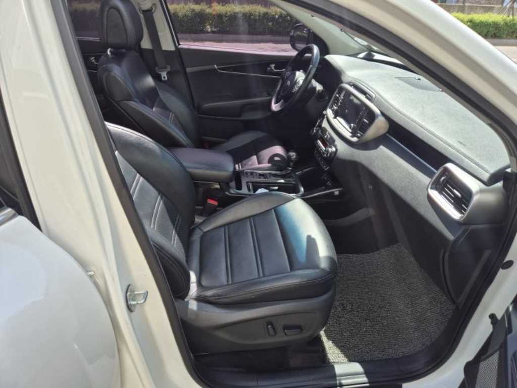 Kia Sorento — photo 08