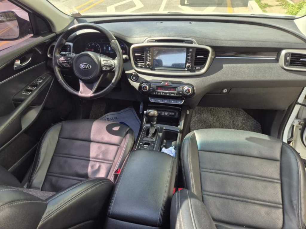 Kia Sorento — photo 13