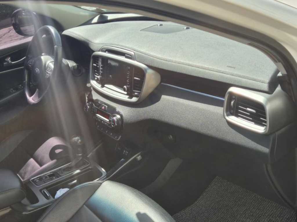 Kia Sorento — photo 18
