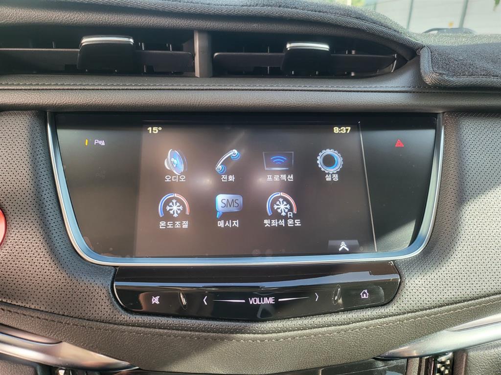 Cadillac XT5 — photo 11