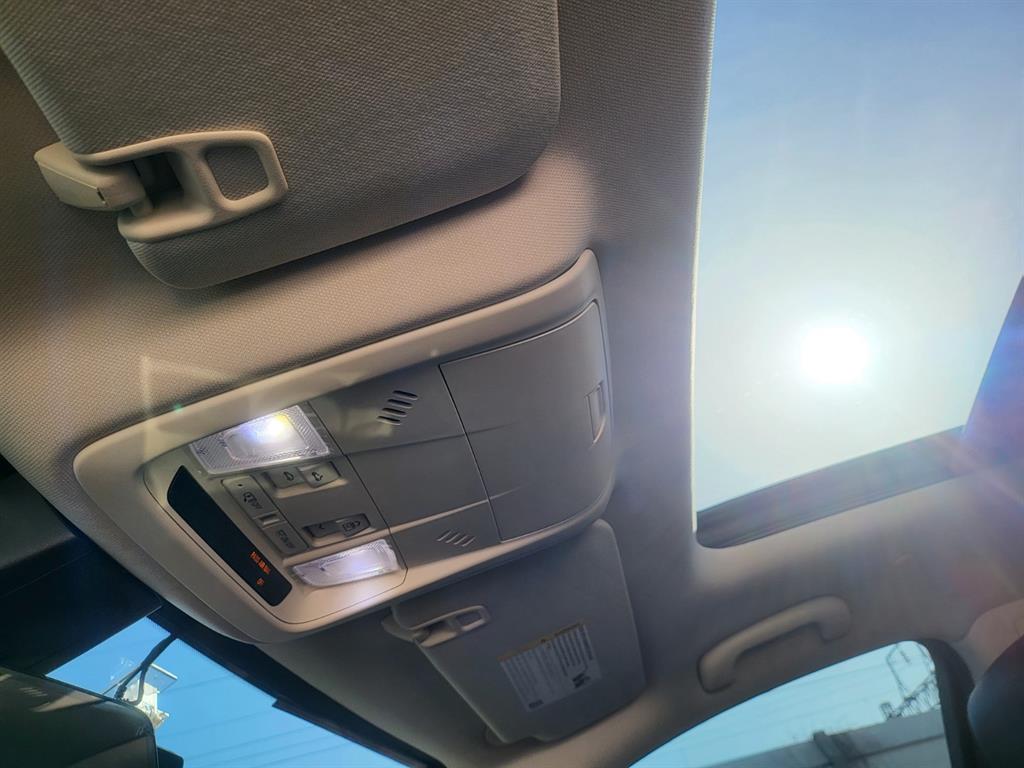 Cadillac XT5 — photo 14