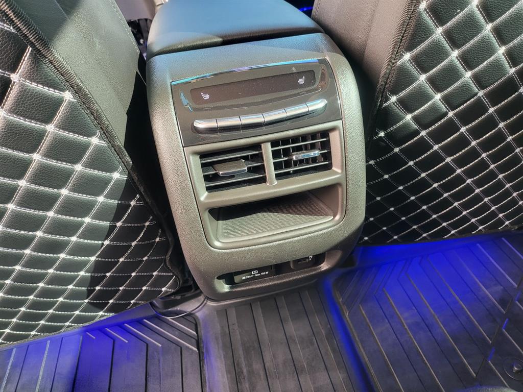 Cadillac XT5 — photo 17
