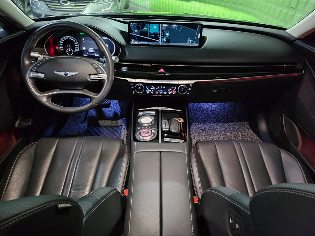 Genesis G80 — photo 08