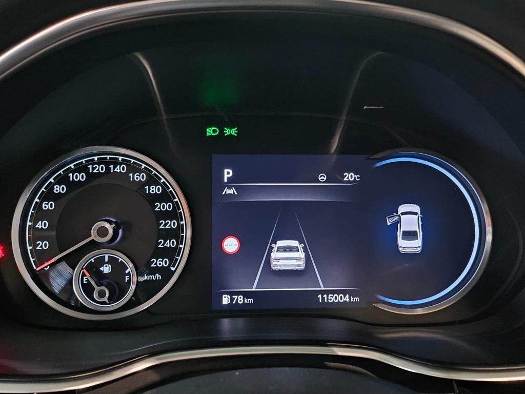 Genesis G80 — photo 09