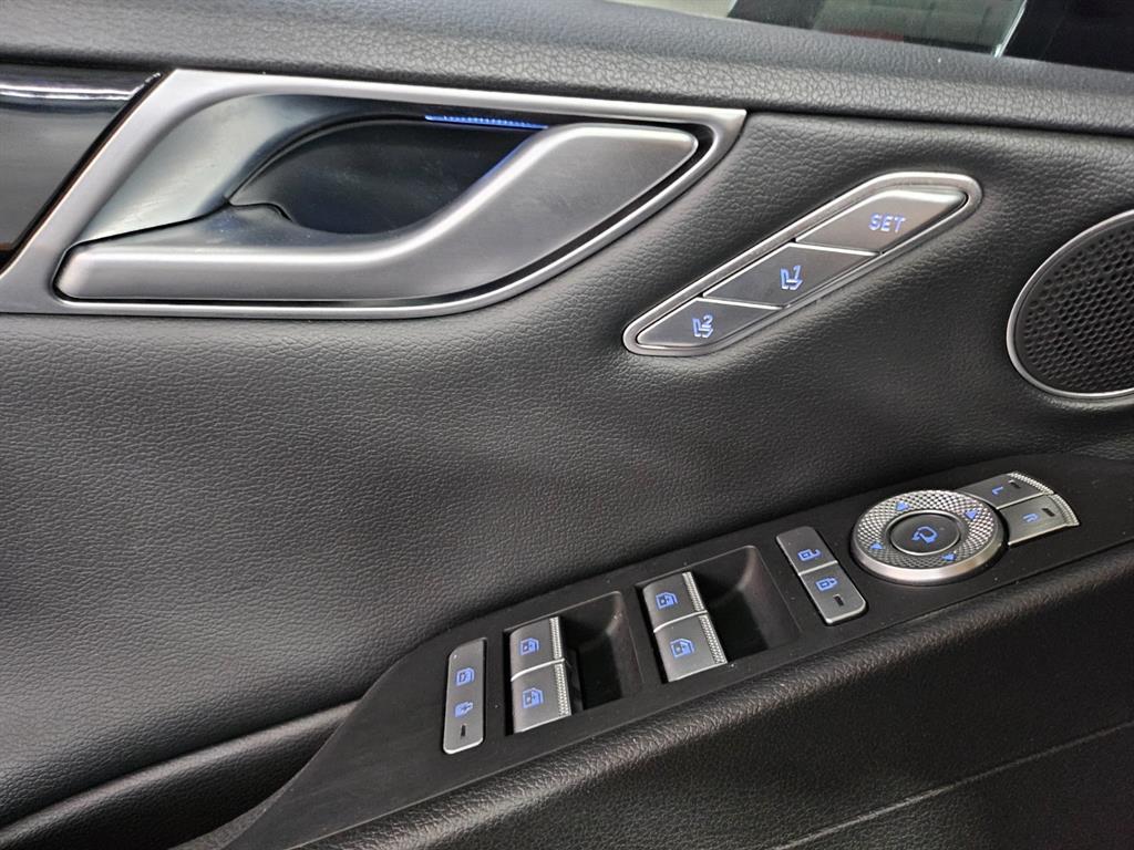 Genesis G80 — photo 16