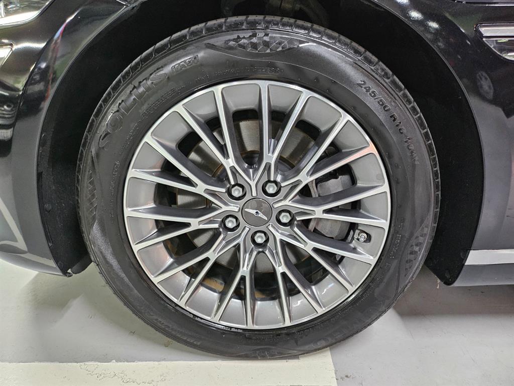Genesis G80 — photo 19