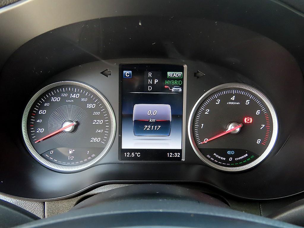 Mercedes-Benz GLC-Class — photo 09