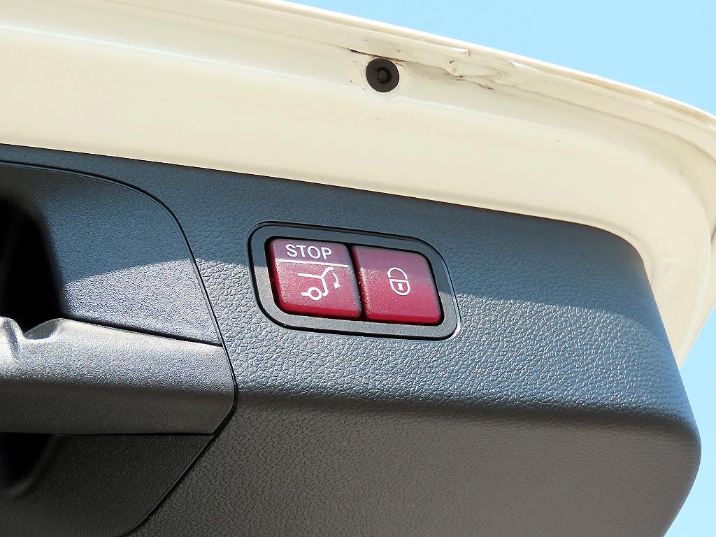 Mercedes-Benz GLC-Class — photo 16