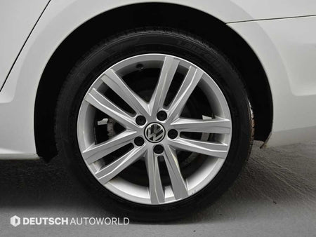Volkswagen Jetta — photo 05
