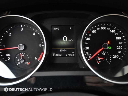 Volkswagen Jetta — photo 08