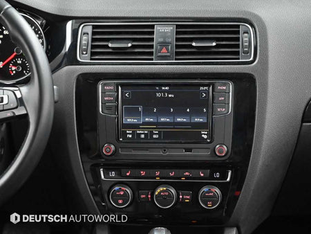 Volkswagen Jetta — photo 14