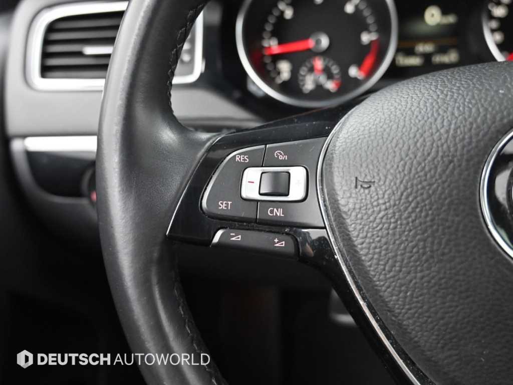 Volkswagen Jetta — photo 15