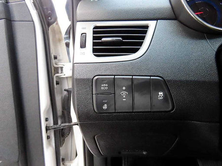 Hyundai Avante — photo 12