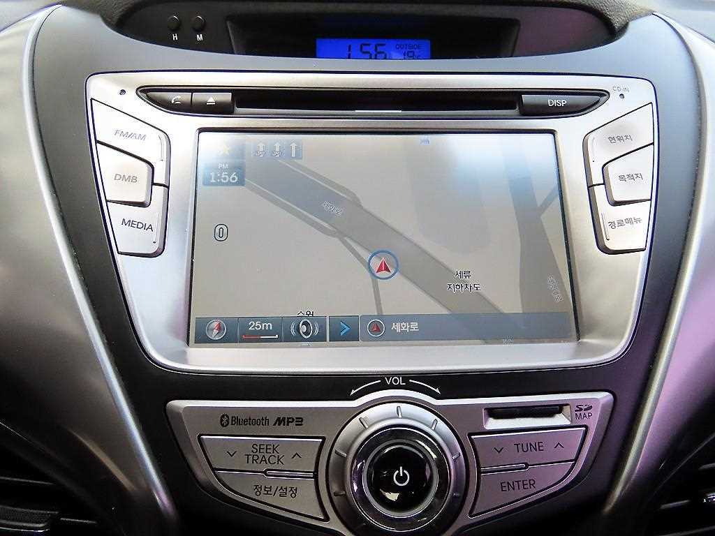 Hyundai Avante — photo 14