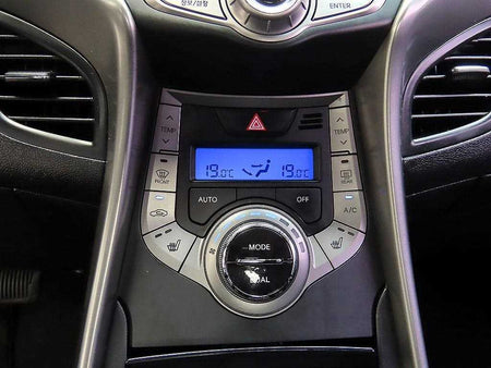 Hyundai Avante — photo 16