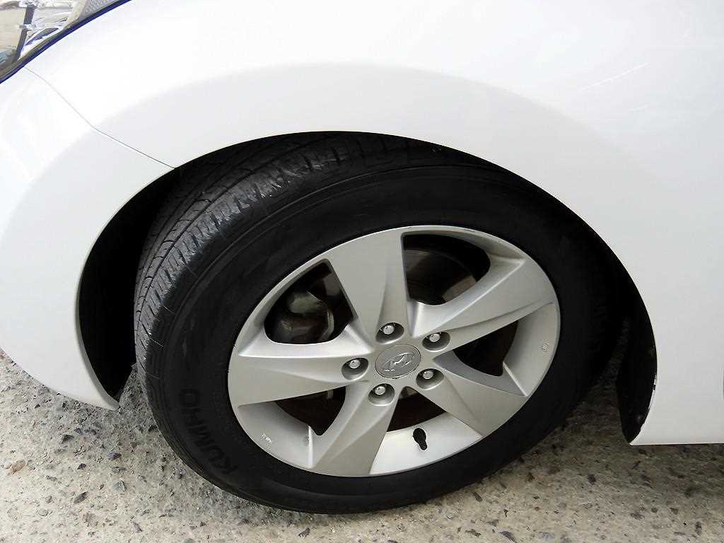 Hyundai Avante — photo 19