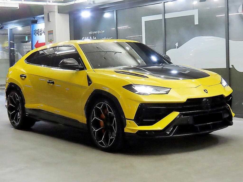 Lamborghini Urus — photo 01