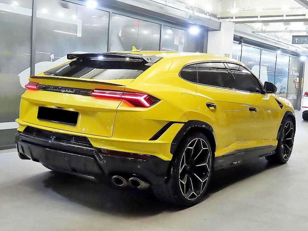 Lamborghini Urus — photo 04