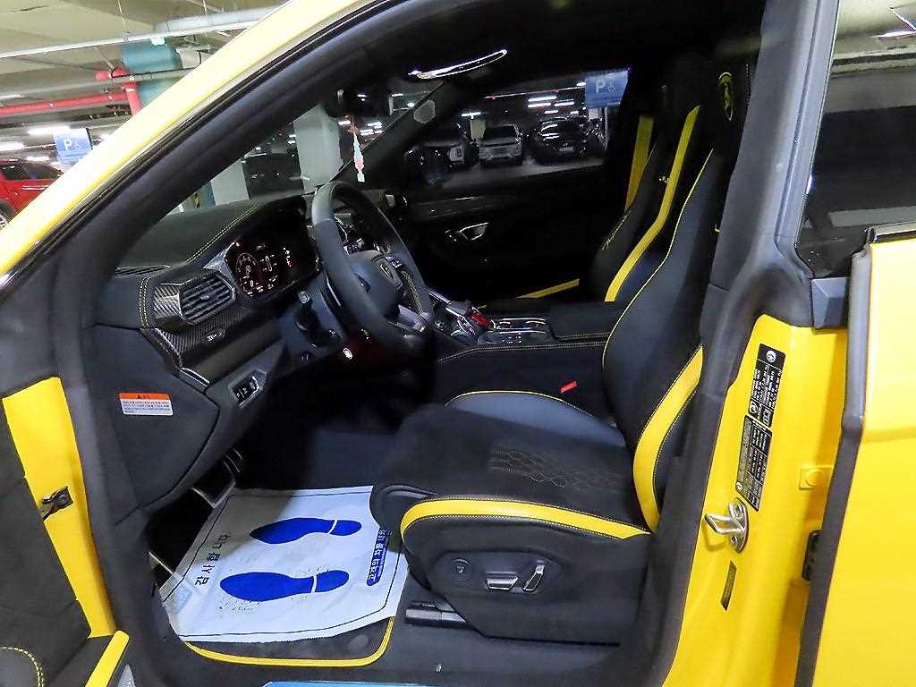 Lamborghini Urus — photo 06