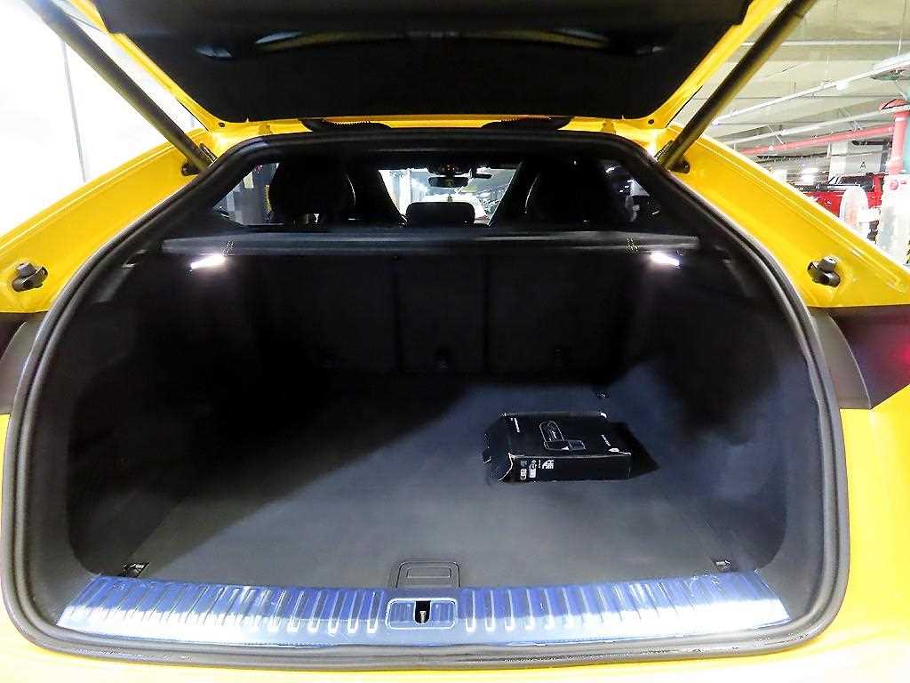 Lamborghini Urus — photo 18