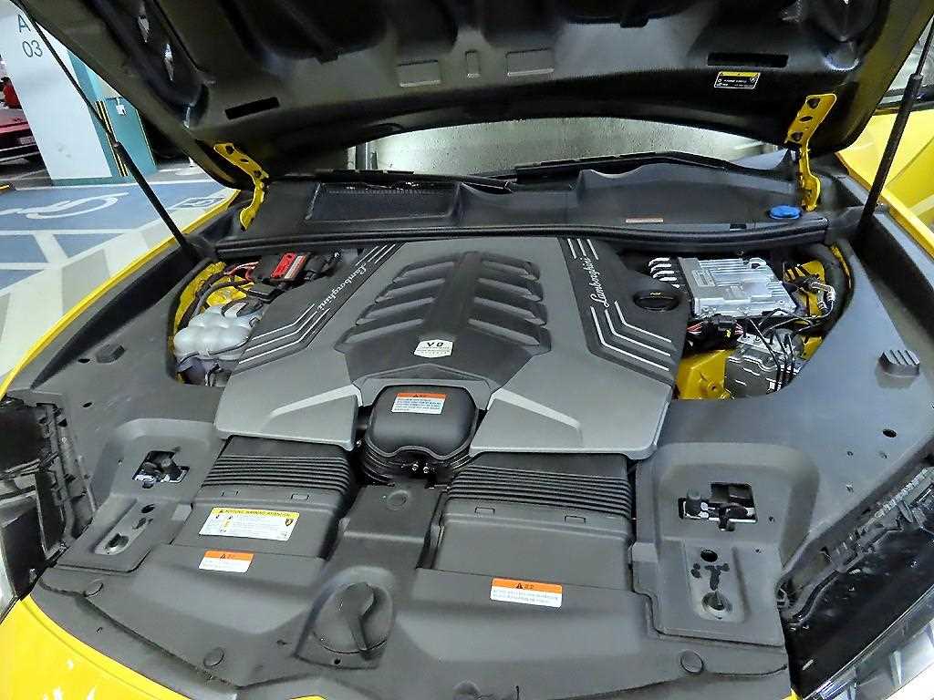 Lamborghini Urus — photo 19