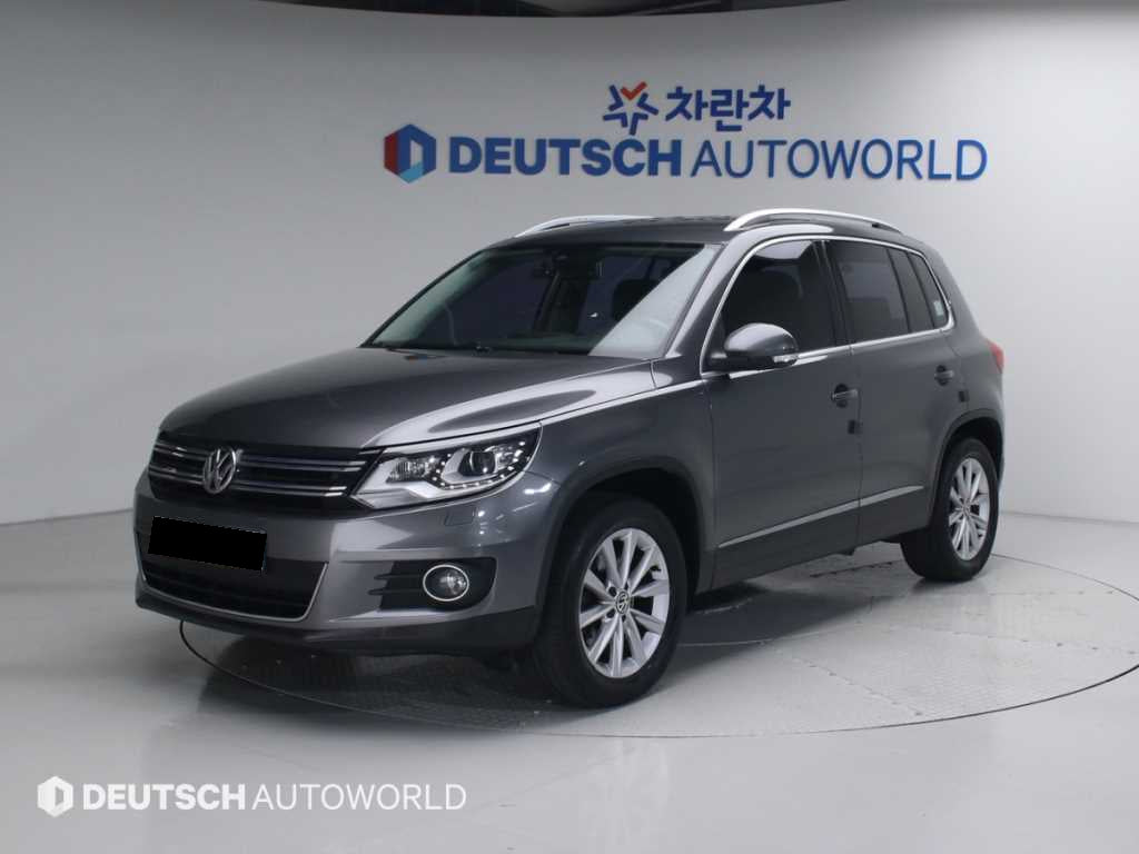 Volkswagen Tiguan — photo 01