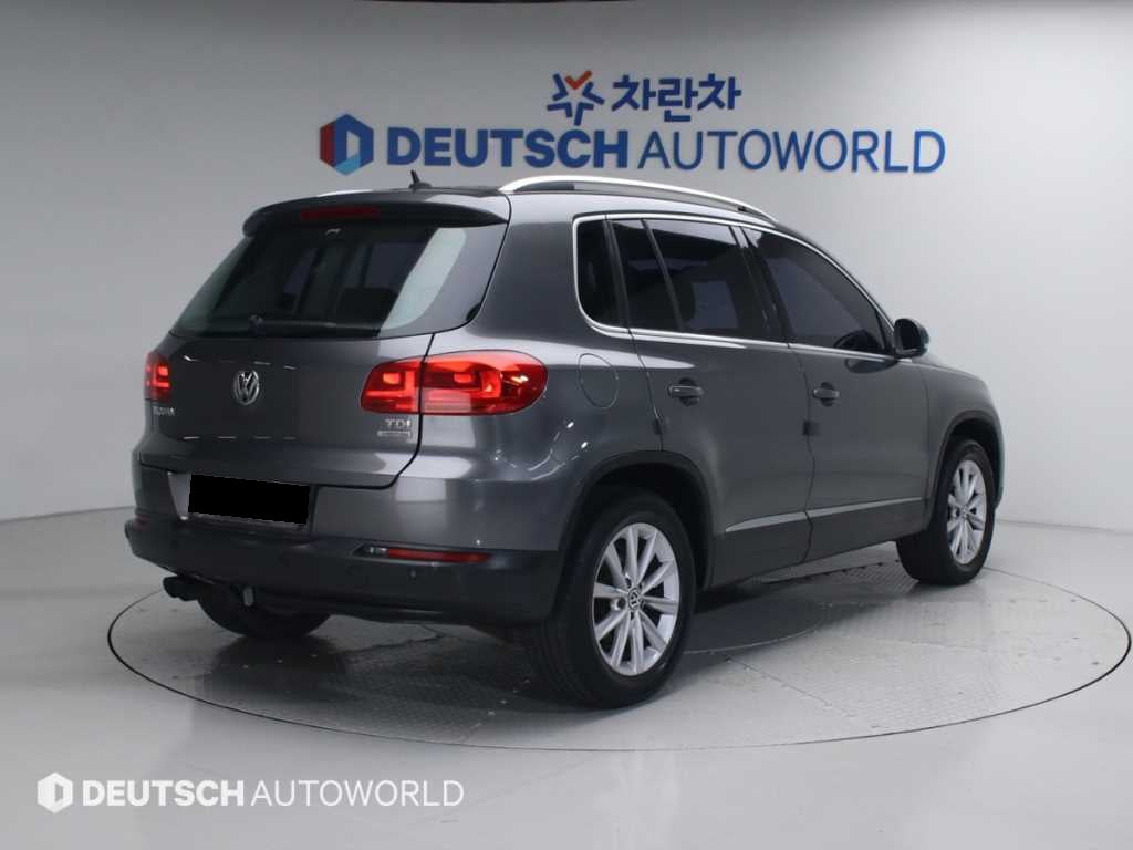 Volkswagen Tiguan — photo 02