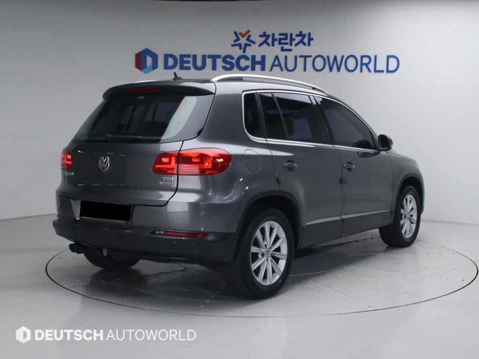 Volkswagen Tiguan — photo 02
