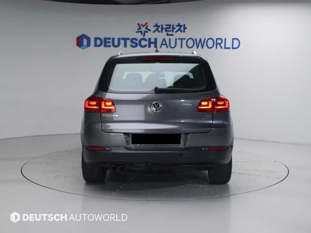 Volkswagen Tiguan — photo 04