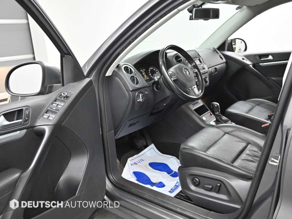 Volkswagen Tiguan — photo 11