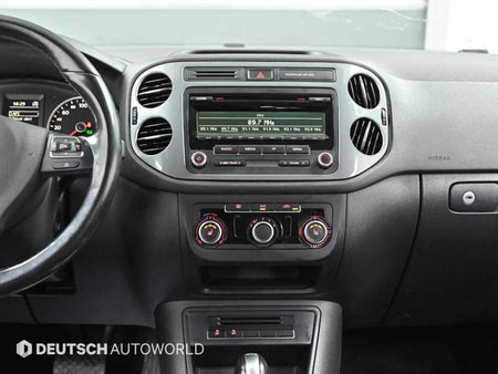 Volkswagen Tiguan — photo 14