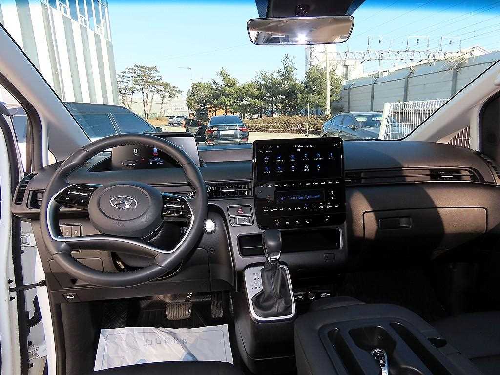 Hyundai Staria — photo 08