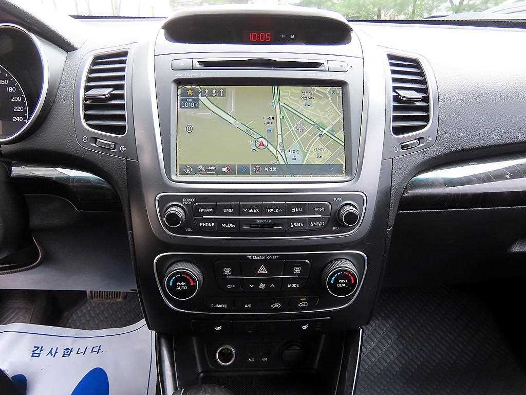 Kia Sorento — photo 13