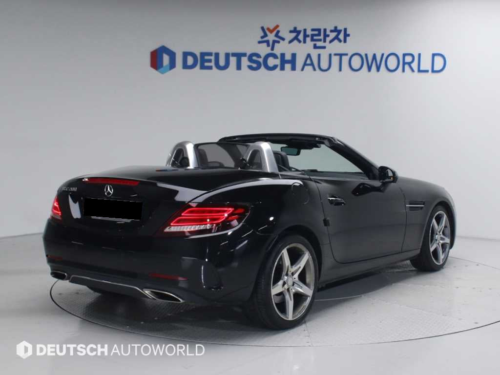 Mercedes-Benz SLC-Class — photo 02