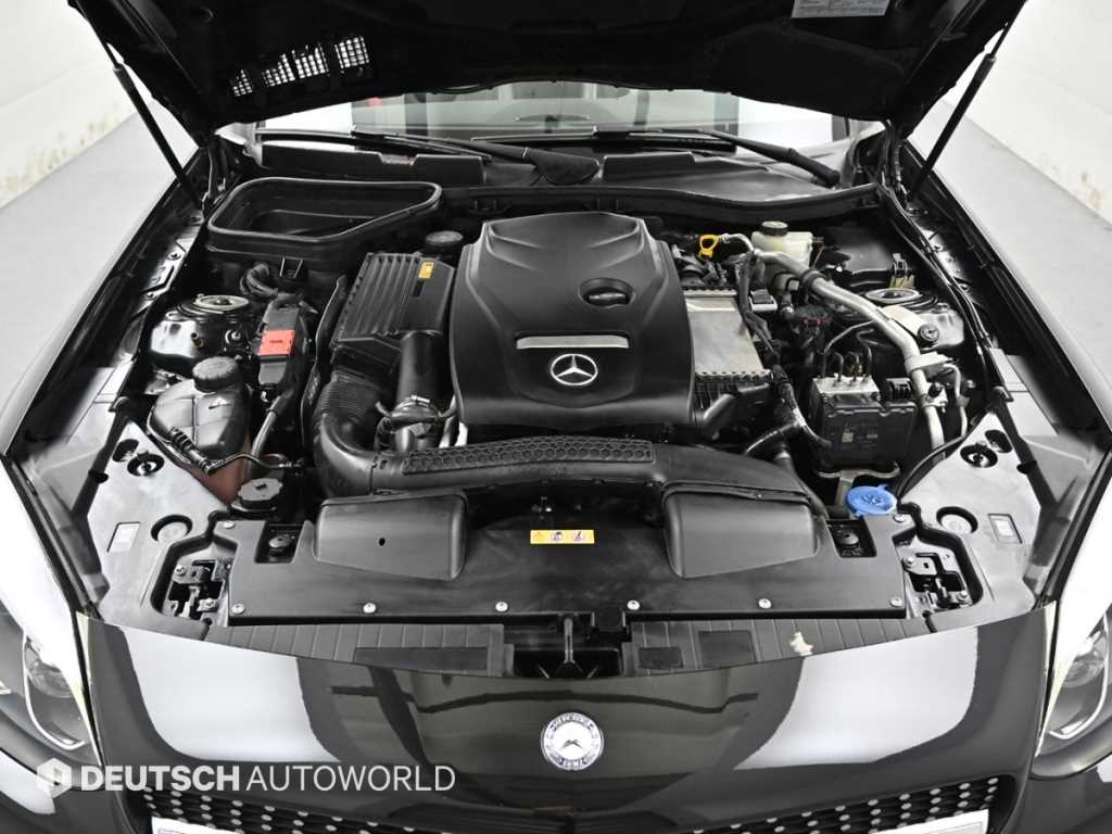 Mercedes-Benz SLC-Class — photo 06