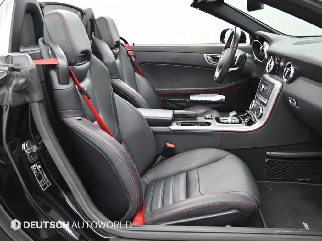 Mercedes-Benz SLC-Class — photo 10
