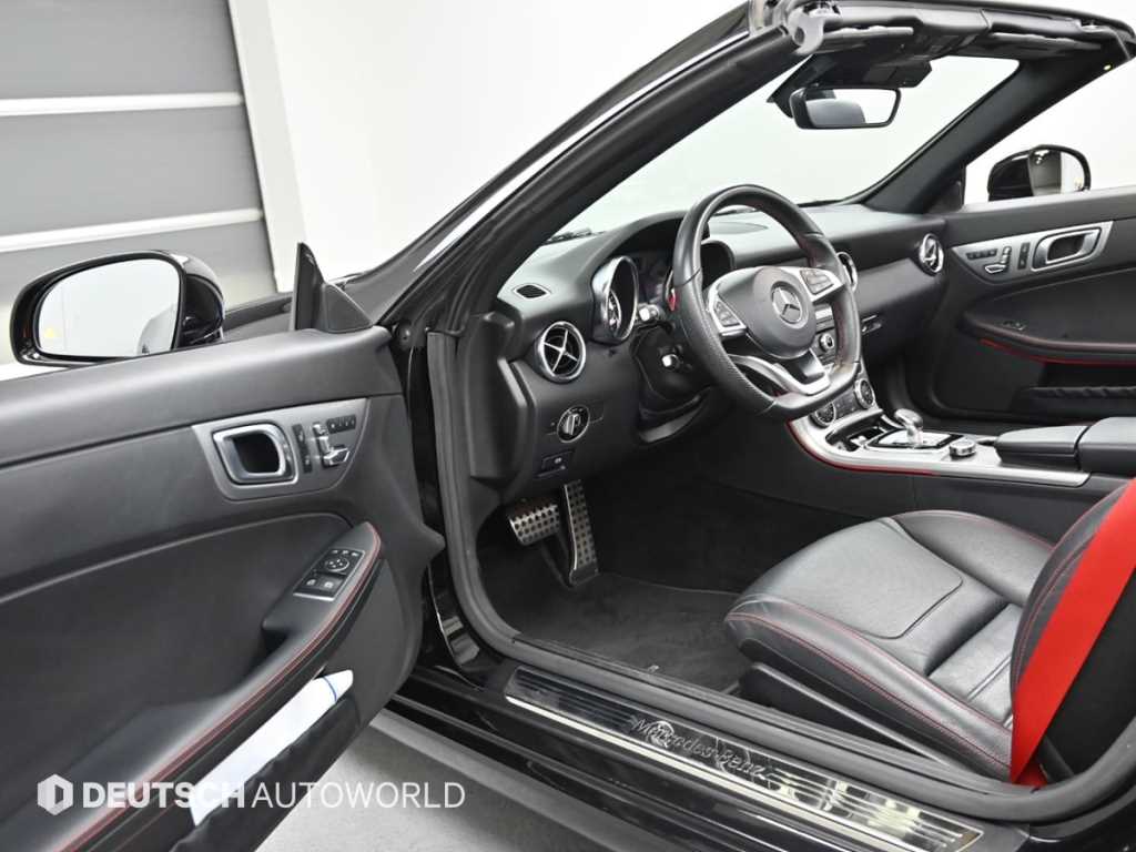 Mercedes-Benz SLC-Class — photo 11