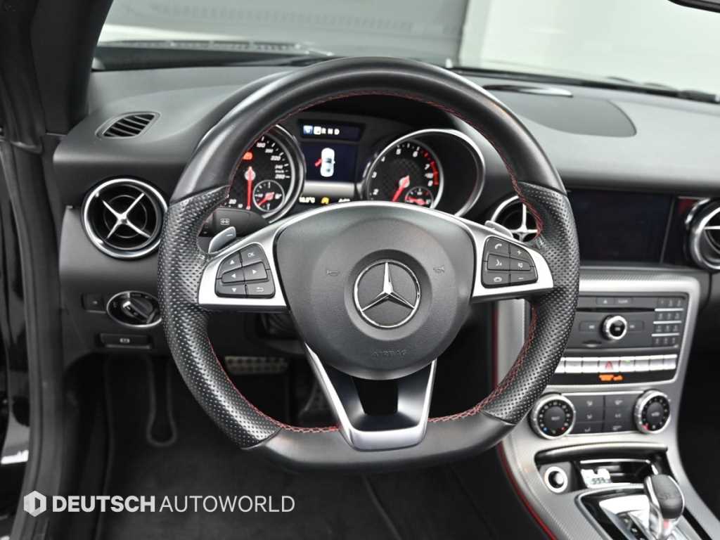 Mercedes-Benz SLC-Class — photo 13