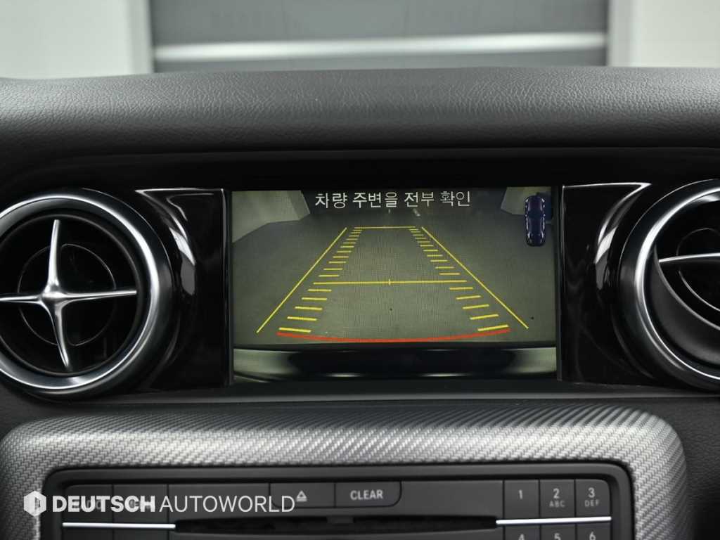 Mercedes-Benz SLC-Class — photo 15