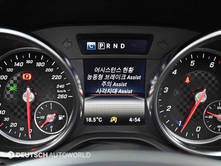 Mercedes-Benz SLC-Class — photo 17