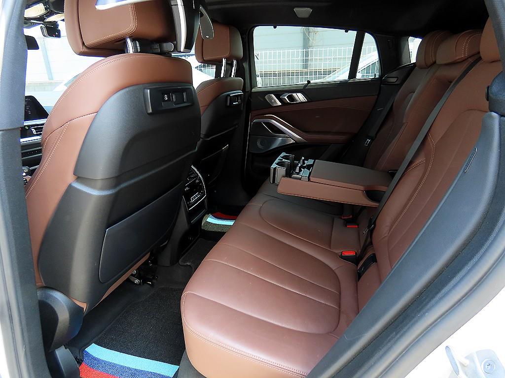 BMW X6 — photo 06